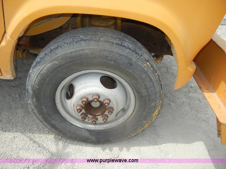 image for item D4409 1988 Ford Econoline 350 paint striper van