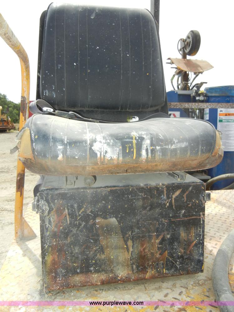 image for item D4409 1988 Ford Econoline 350 paint striper van