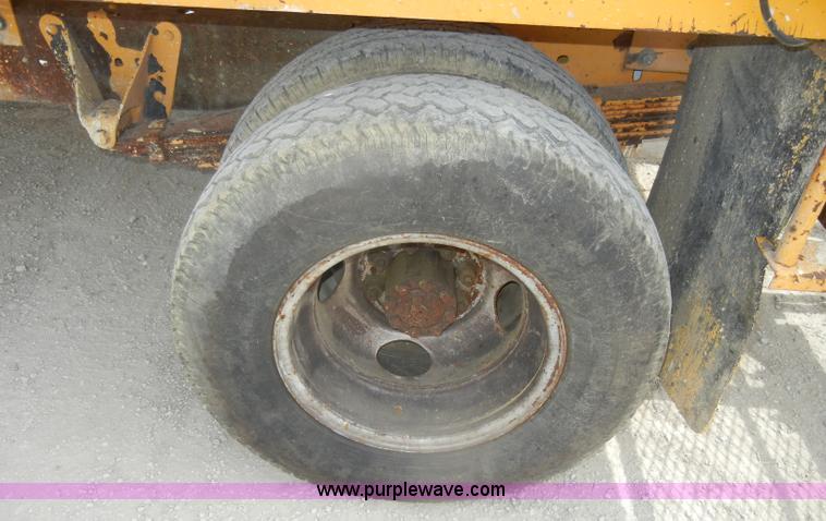 image for item D4409 1988 Ford Econoline 350 paint striper van