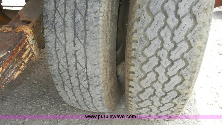 image for item D4409 1988 Ford Econoline 350 paint striper van