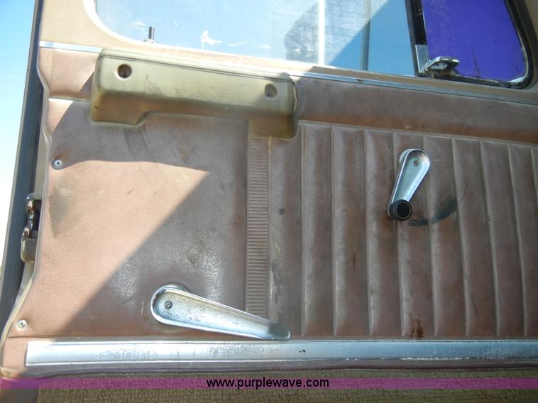 image for item D4416 1979 International F2575 semi truck