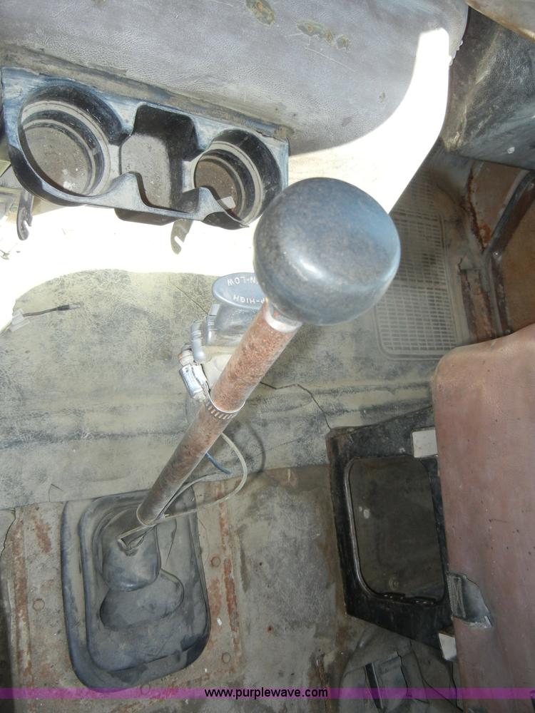 image for item D4416 1979 International F2575 semi truck