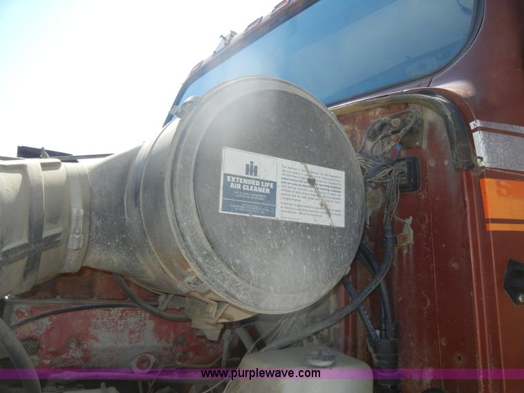 image for item D4416 1979 International F2575 semi truck