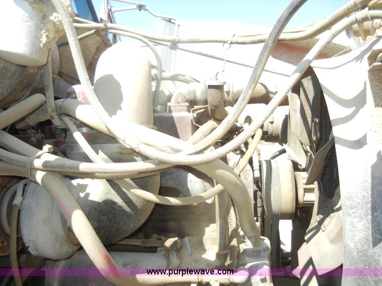 image for item D4416 1979 International F2575 semi truck