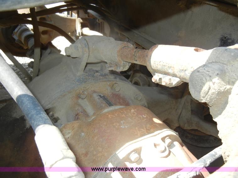 image for item D4416 1979 International F2575 semi truck