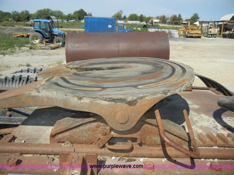 image for item D4416 1979 International F2575 semi truck