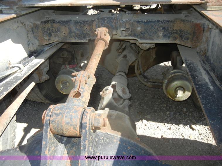 image for item D4416 1979 International F2575 semi truck