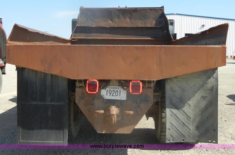 image for item D4417 1990 Chevrolet Kodiak dump truck