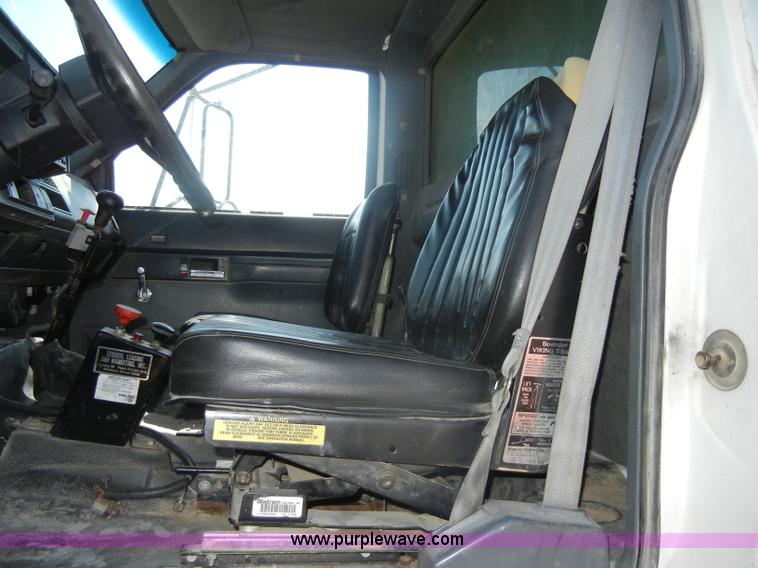 image for item D4417 1990 Chevrolet Kodiak dump truck