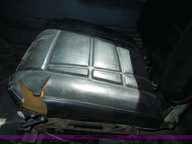 image for item D4417 1990 Chevrolet Kodiak dump truck