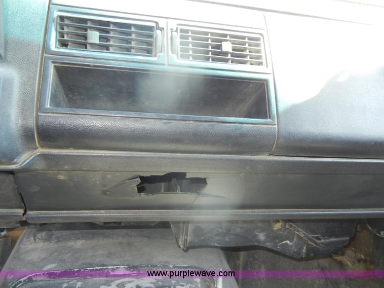 image for item D4417 1990 Chevrolet Kodiak dump truck