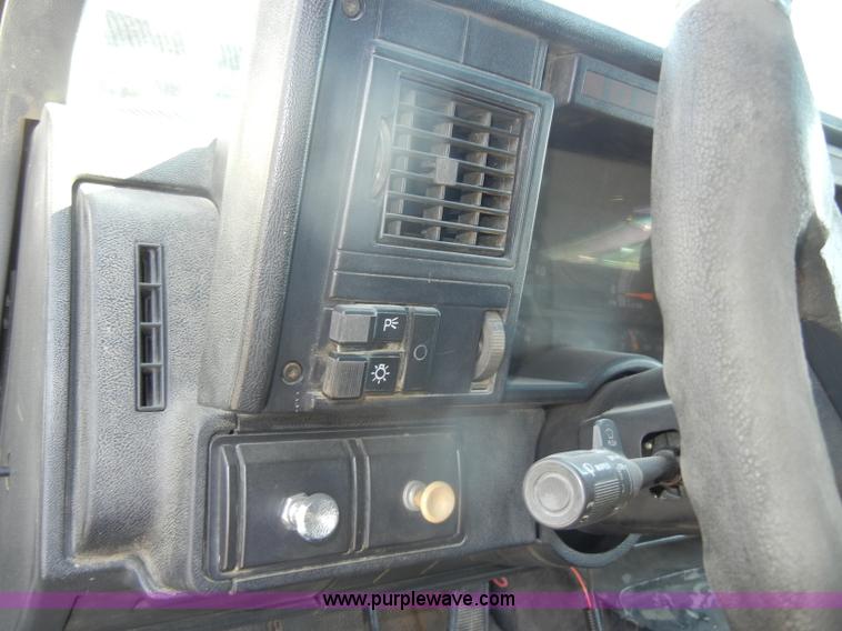 image for item D4417 1990 Chevrolet Kodiak dump truck