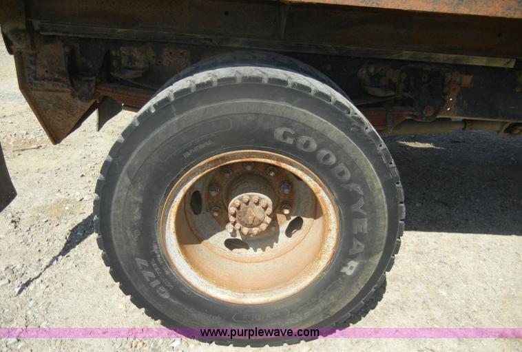 image for item D4417 1990 Chevrolet Kodiak dump truck