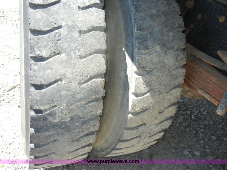 image for item D4417 1990 Chevrolet Kodiak dump truck