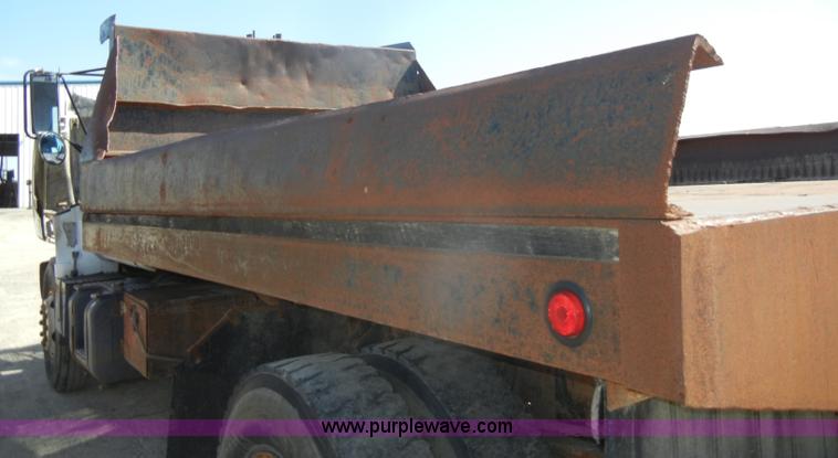 image for item D4417 1990 Chevrolet Kodiak dump truck