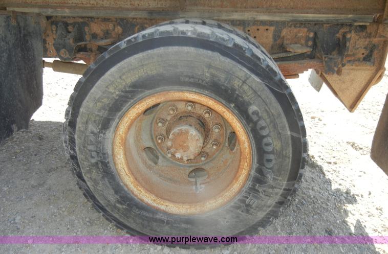 image for item D4417 1990 Chevrolet Kodiak dump truck