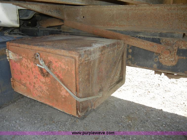 image for item D4417 1990 Chevrolet Kodiak dump truck