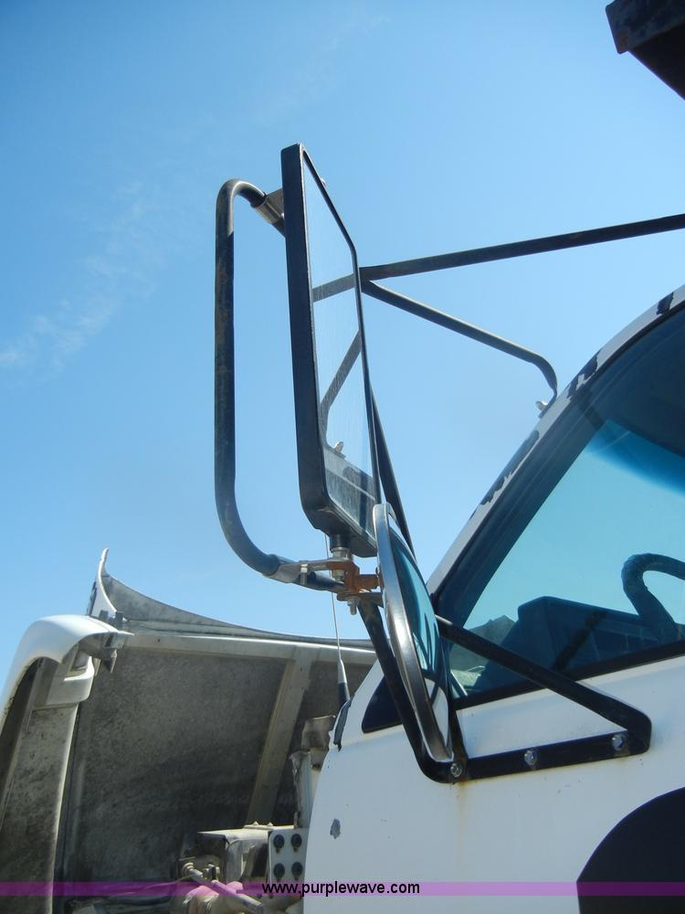 image for item D4417 1990 Chevrolet Kodiak dump truck