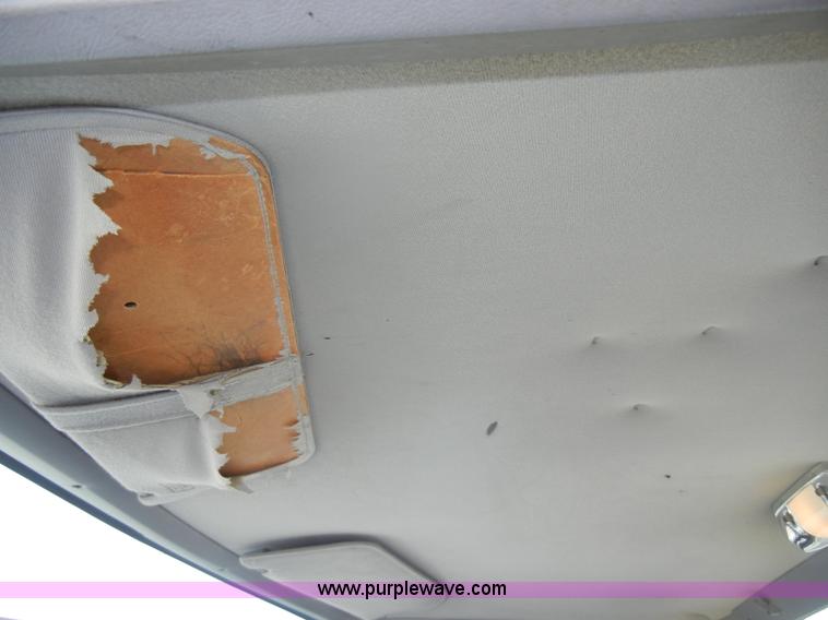 image for item D4419 1995 Ford F150 XL pickup truck cab and chassis