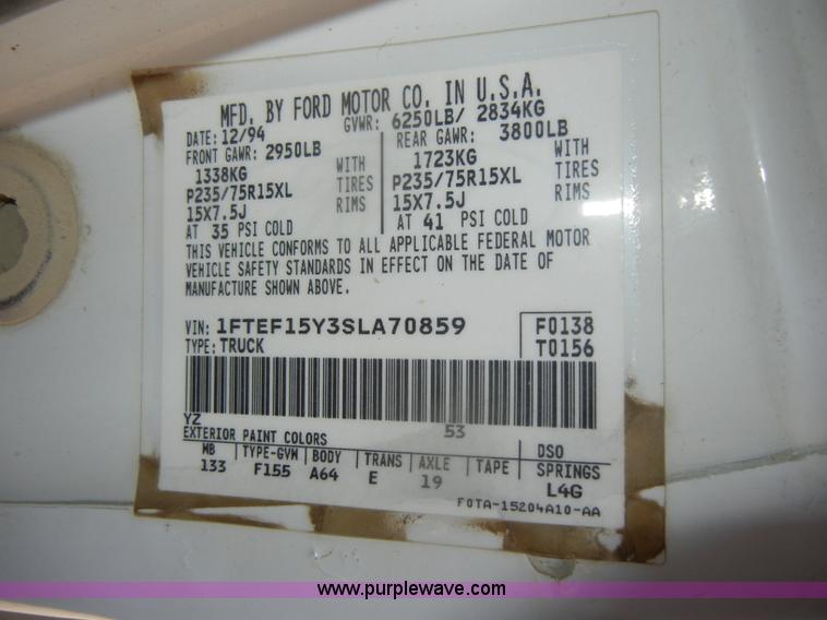 image for item D4419 1995 Ford F150 XL pickup truck cab and chassis