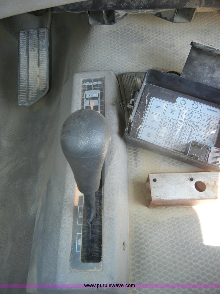 image for item D4420 1996 Chevrolet Cheyenne 1500 pickup truck