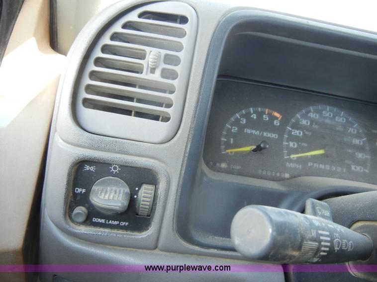 image for item D4420 1996 Chevrolet Cheyenne 1500 pickup truck