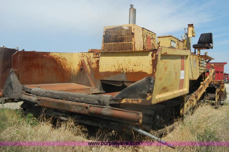 image for item D4423 1980 Blaw-Knox PF500 asphalt overlay machine