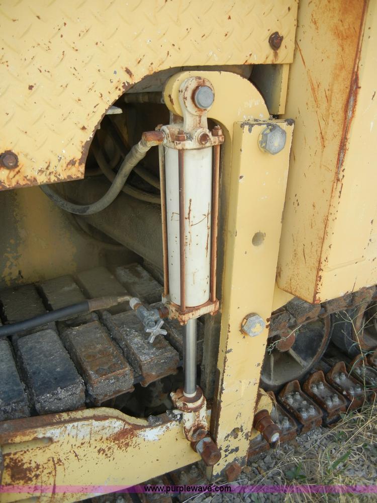image for item D4423 1980 Blaw-Knox PF500 asphalt overlay machine