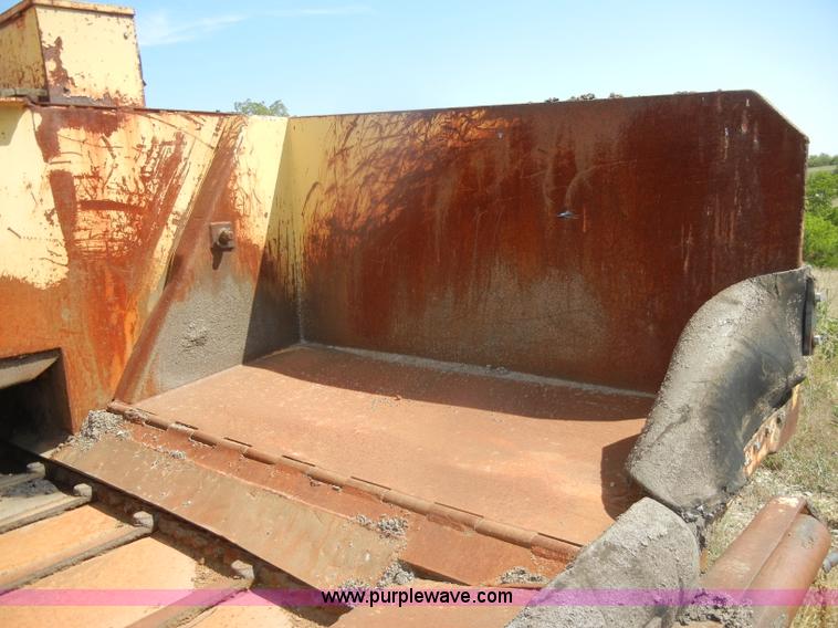 image for item D4423 1980 Blaw-Knox PF500 asphalt overlay machine