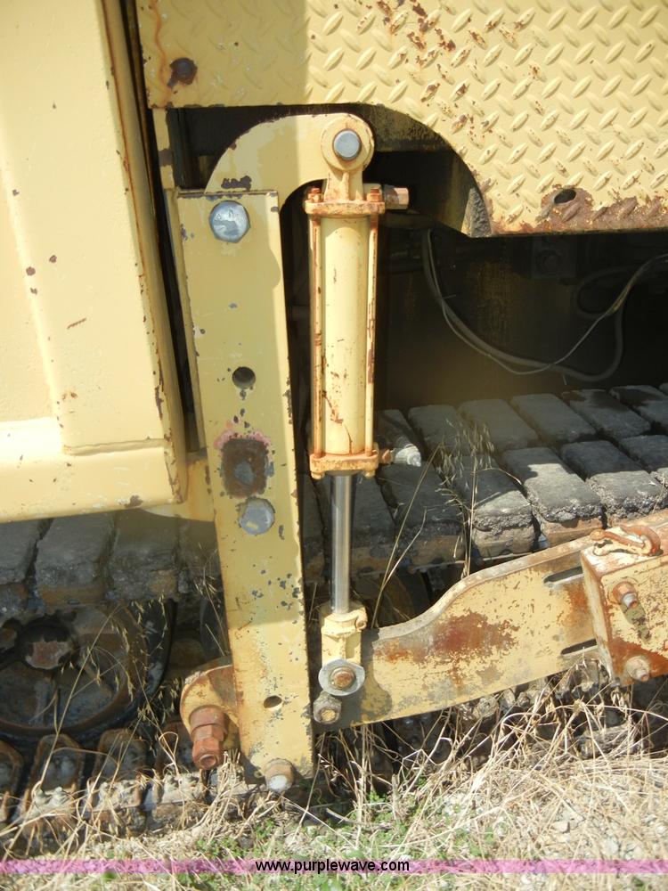 image for item D4423 1980 Blaw-Knox PF500 asphalt overlay machine