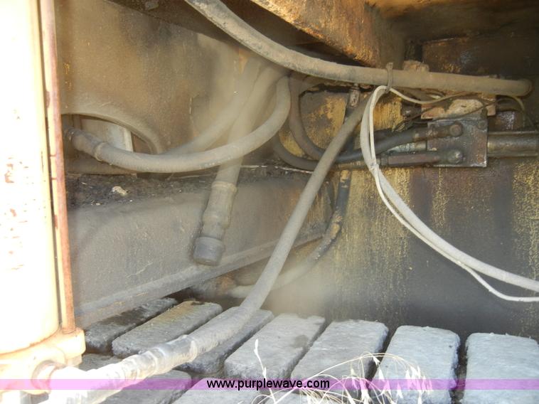 image for item D4423 1980 Blaw-Knox PF500 asphalt overlay machine