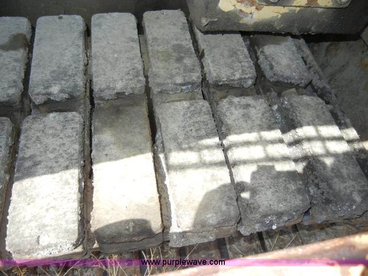 image for item D4423 1980 Blaw-Knox PF500 asphalt overlay machine