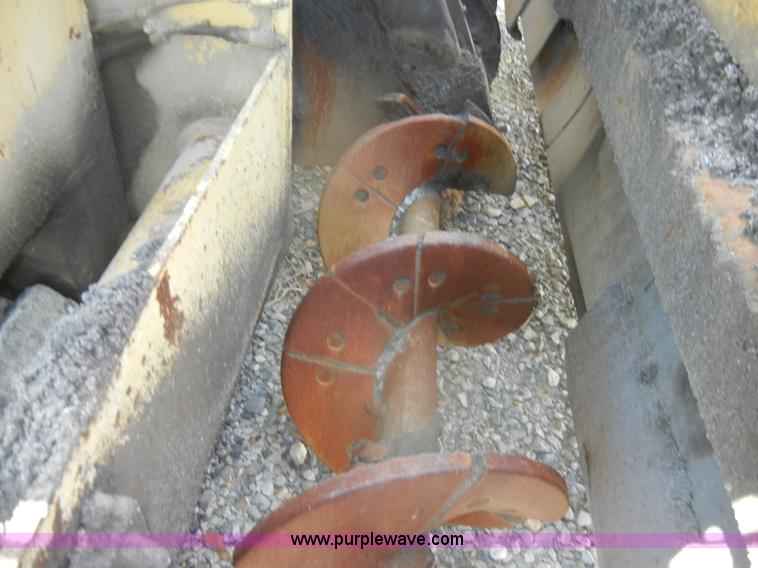image for item D4423 1980 Blaw-Knox PF500 asphalt overlay machine