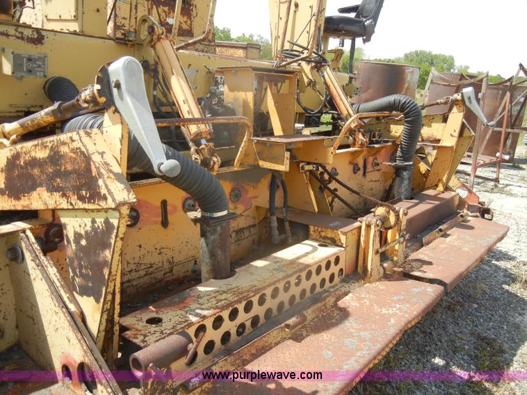 image for item D4423 1980 Blaw-Knox PF500 asphalt overlay machine