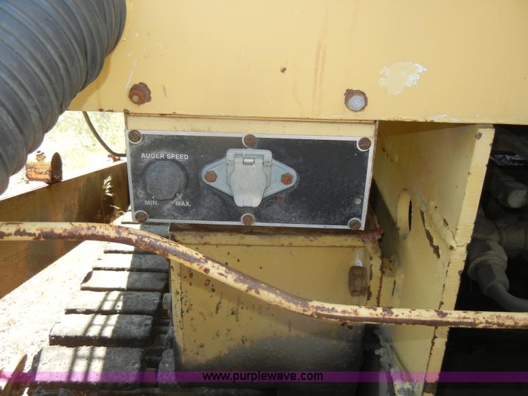 image for item D4423 1980 Blaw-Knox PF500 asphalt overlay machine