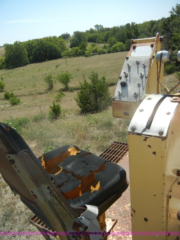 image for item D4423 1980 Blaw-Knox PF500 asphalt overlay machine