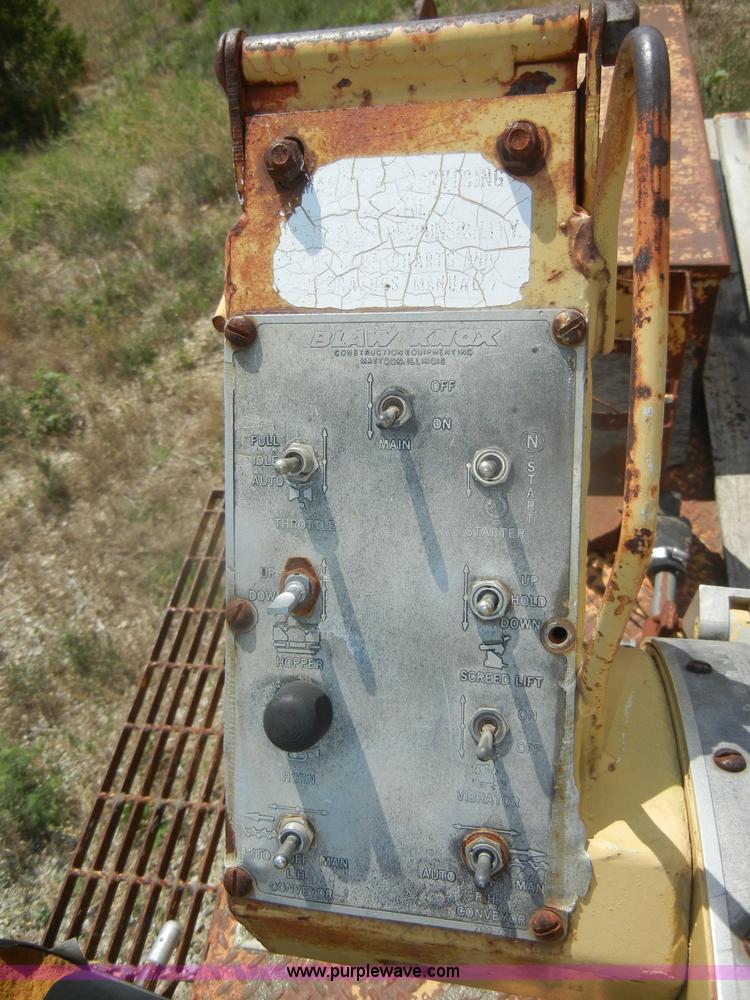 image for item D4423 1980 Blaw-Knox PF500 asphalt overlay machine