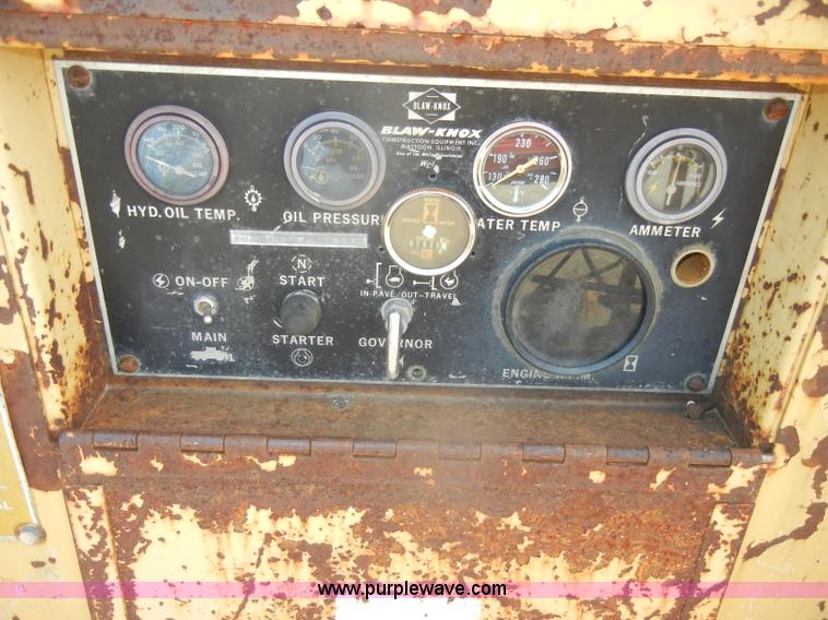 image for item D4423 1980 Blaw-Knox PF500 asphalt overlay machine