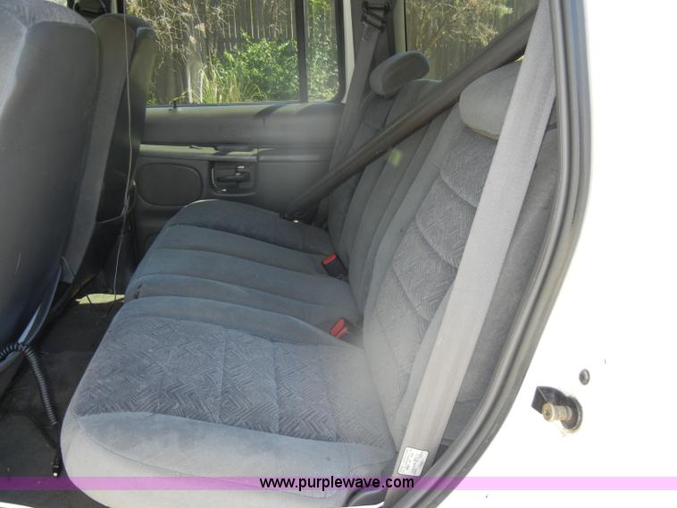 image for item D4463 1999 Ford Explorer XLT SUV