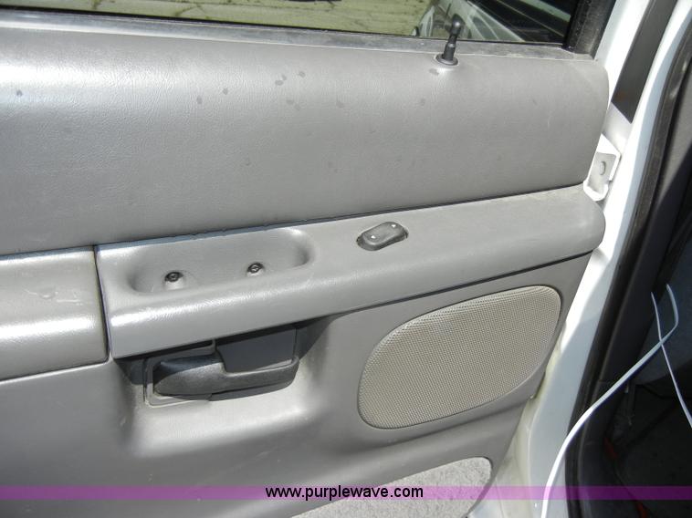 image for item D4463 1999 Ford Explorer XLT SUV