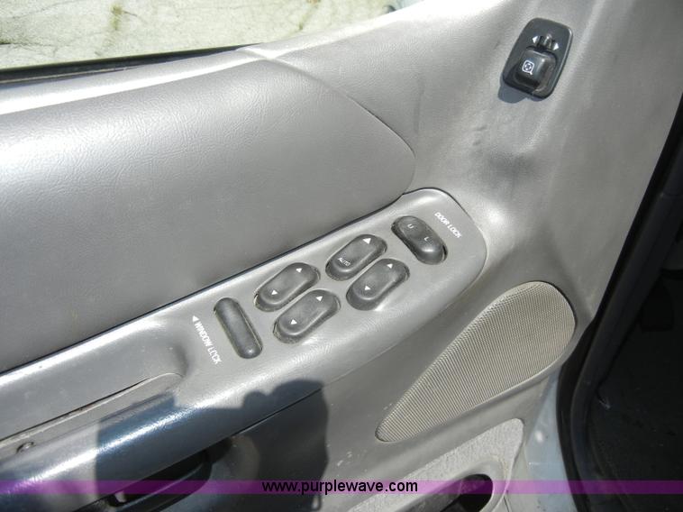 image for item D4463 1999 Ford Explorer XLT SUV