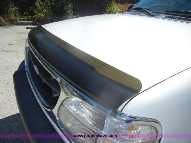 image for item D4463 1999 Ford Explorer XLT SUV