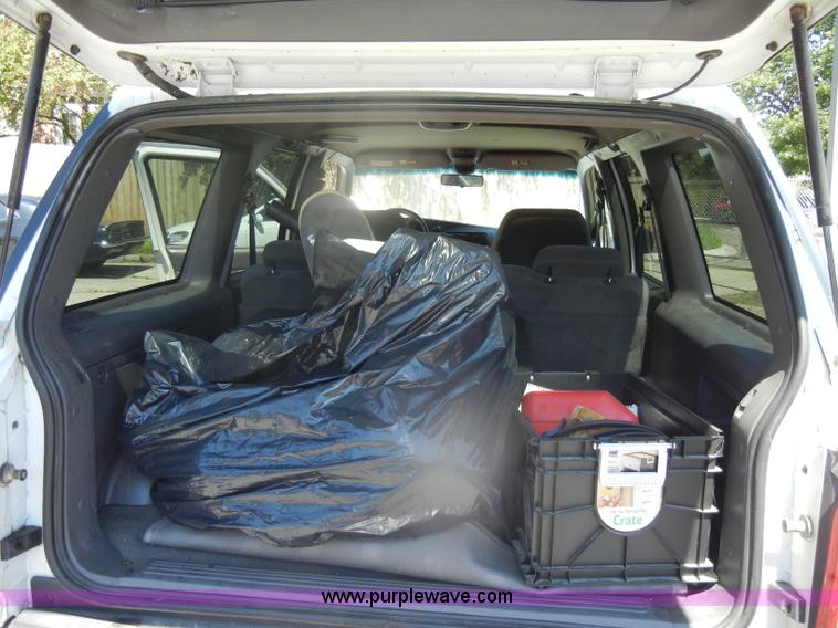 image for item D4463 1999 Ford Explorer XLT SUV