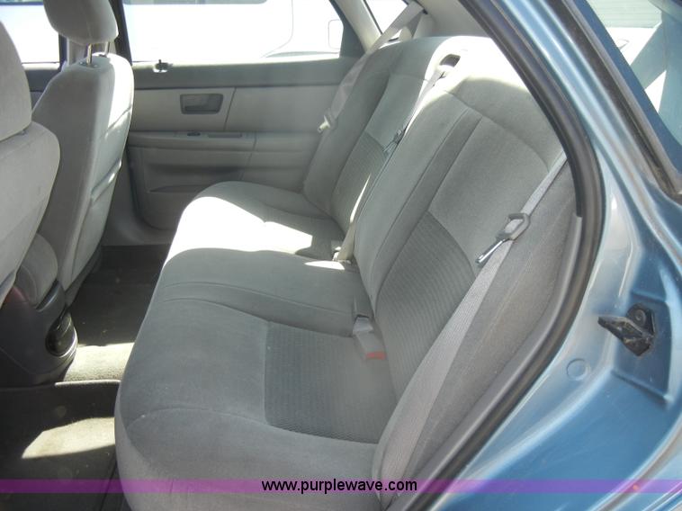 image for item D4476 2006 Ford Taurus SE