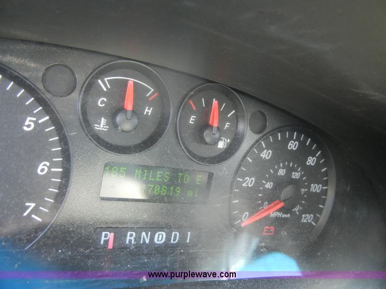 image for item D4476 2006 Ford Taurus SE