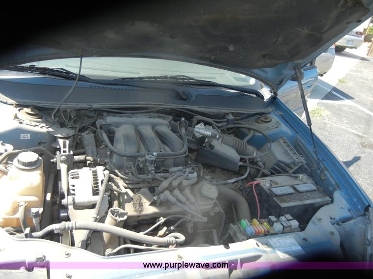 image for item D4476 2006 Ford Taurus SE