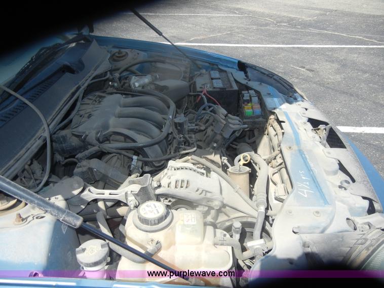 image for item D4476 2006 Ford Taurus SE