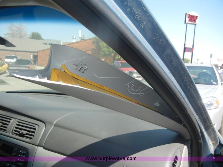 image for item D4476 2006 Ford Taurus SE