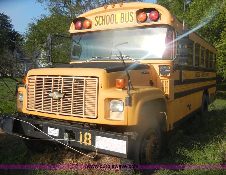 image for item D4494 1998 Chevrolet B7 Bluebird school bus