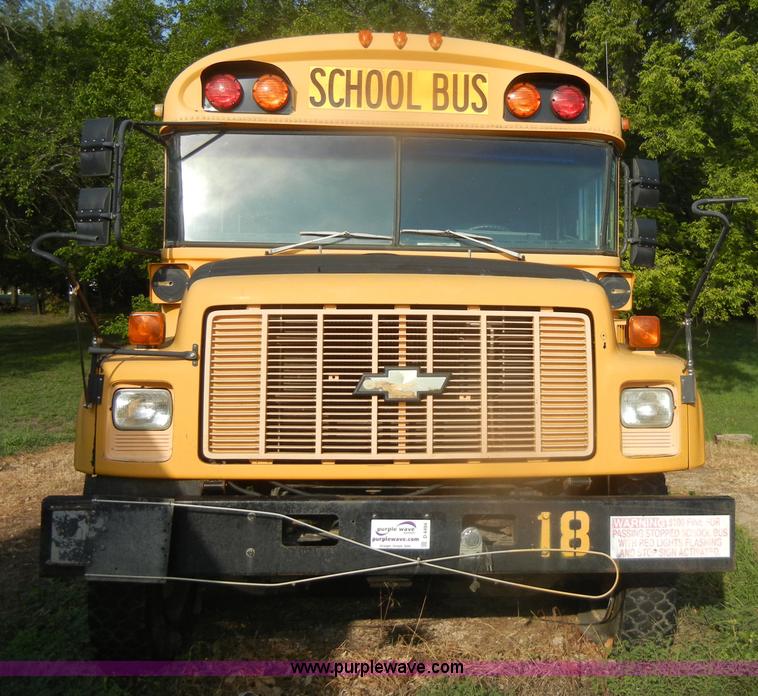 image for item D4494 1998 Chevrolet B7 Bluebird school bus